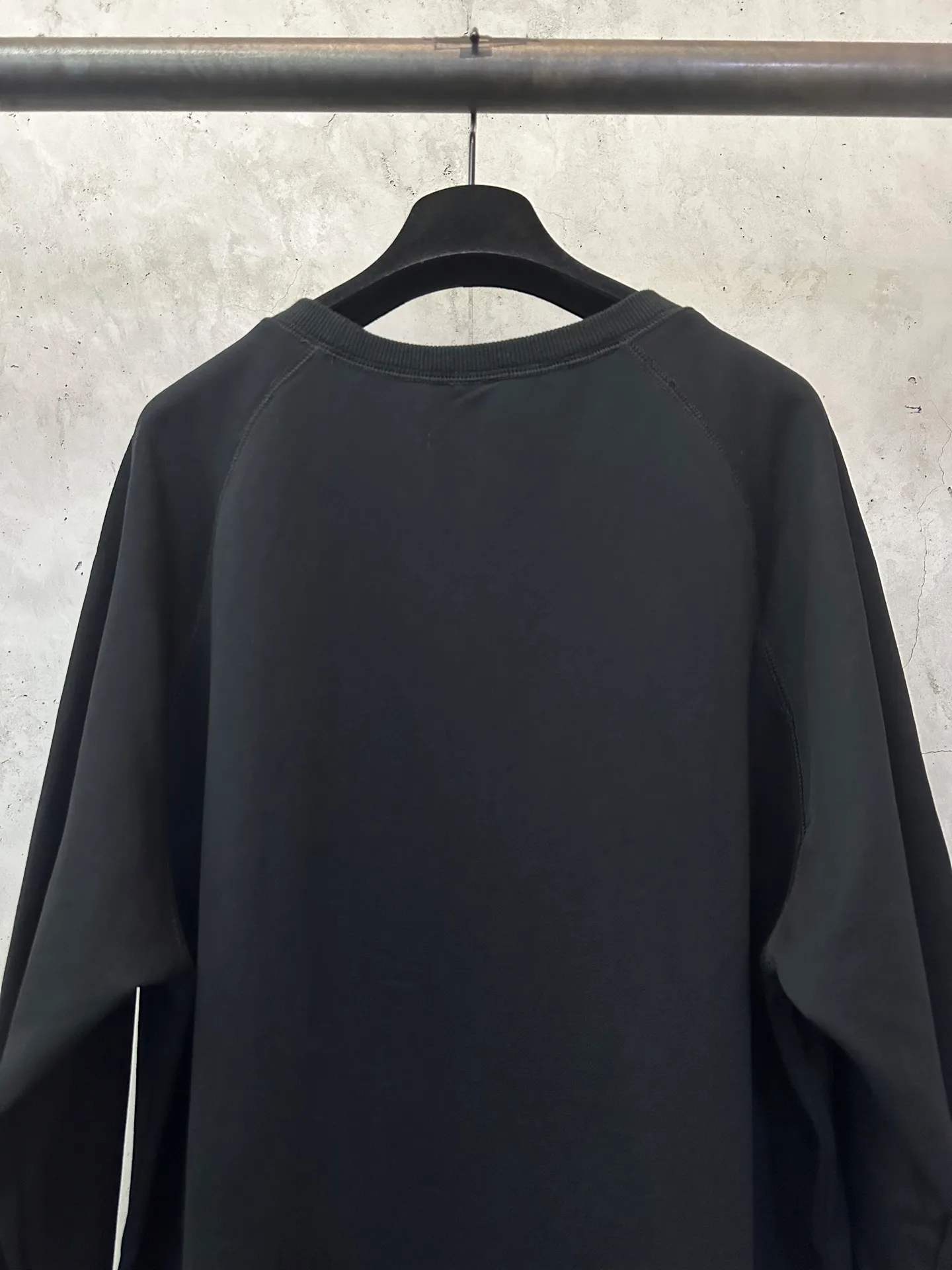 P430 Chrome Hearts Cross Embroidered Sweater Fabric: Made of 380g Korean cotton and linen sweatshirt 100% cotton Customized hardware Thread Accessories Matching version Same style for men and women -Color: Black -Size: S M L XL